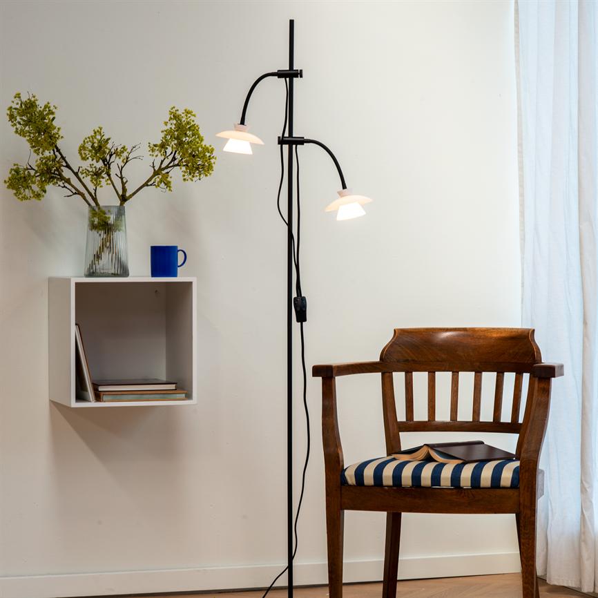 Dyberg Larsen Valby gulvlampe svart opal
