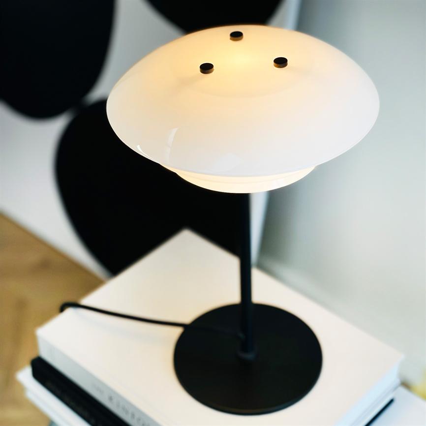 Dyberg Larsen DL20 bordlampe sort