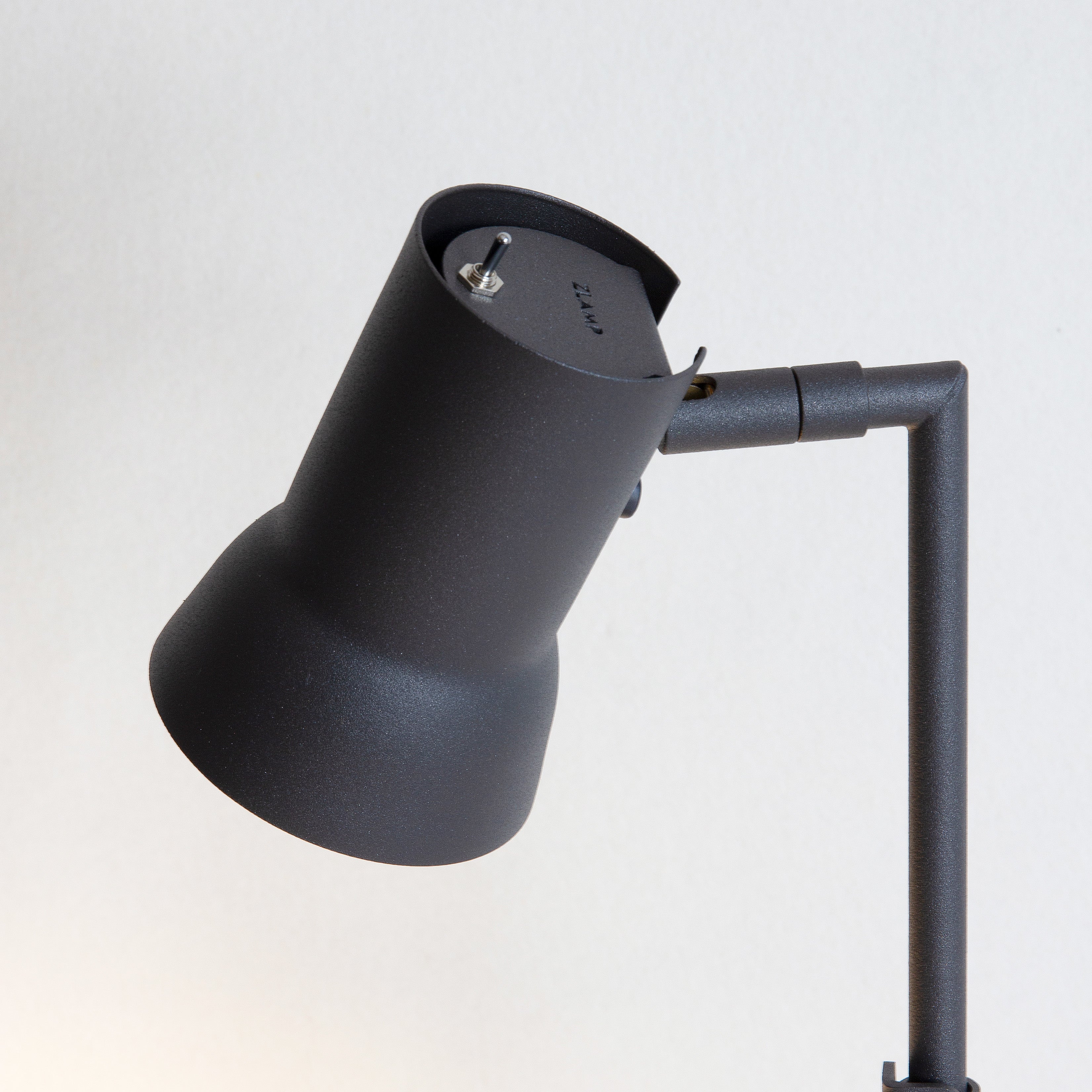 Zlamp P7 128 bordlampe mørkegrå leselys