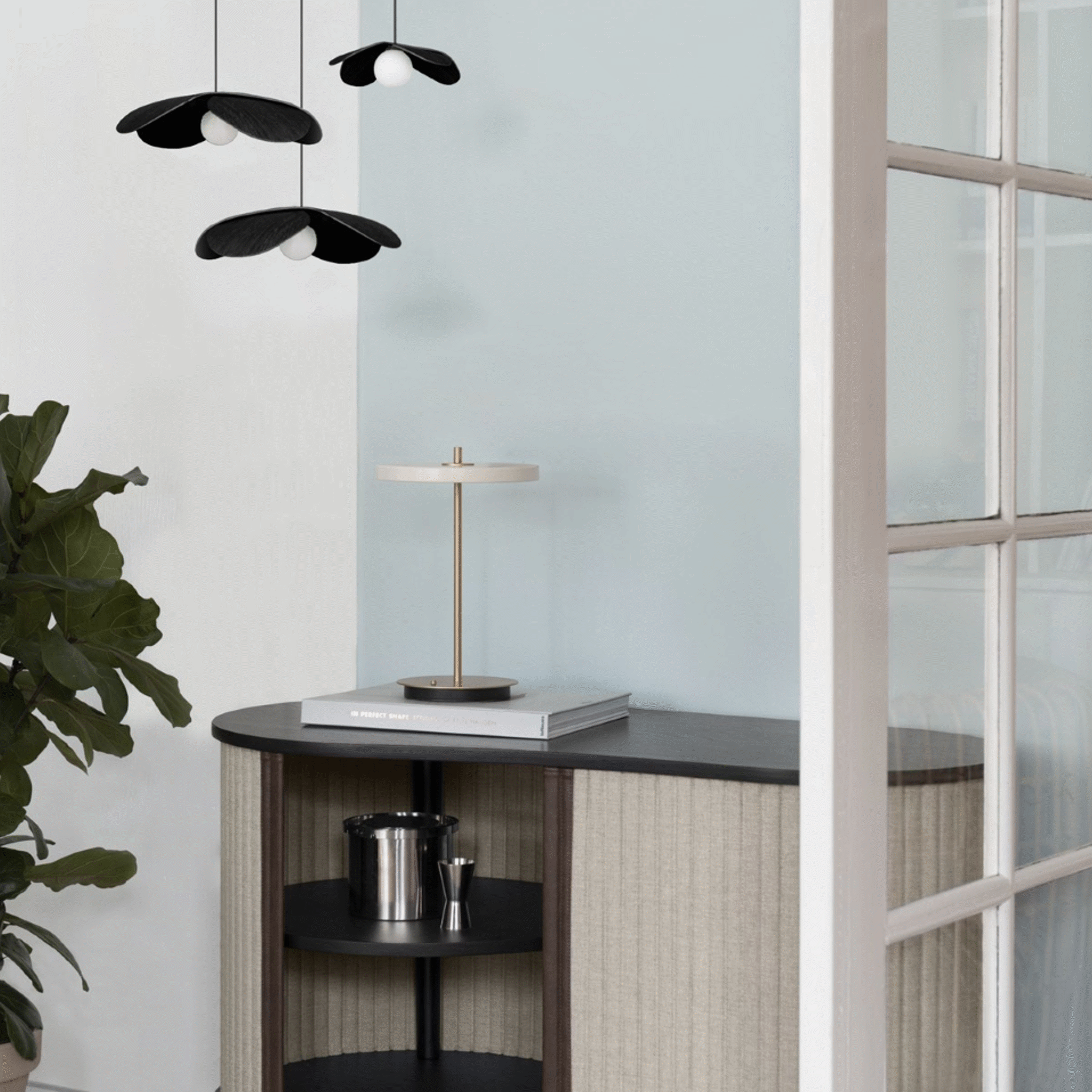 UMAGE Asteria Move bærbar lampe perlehvit LED