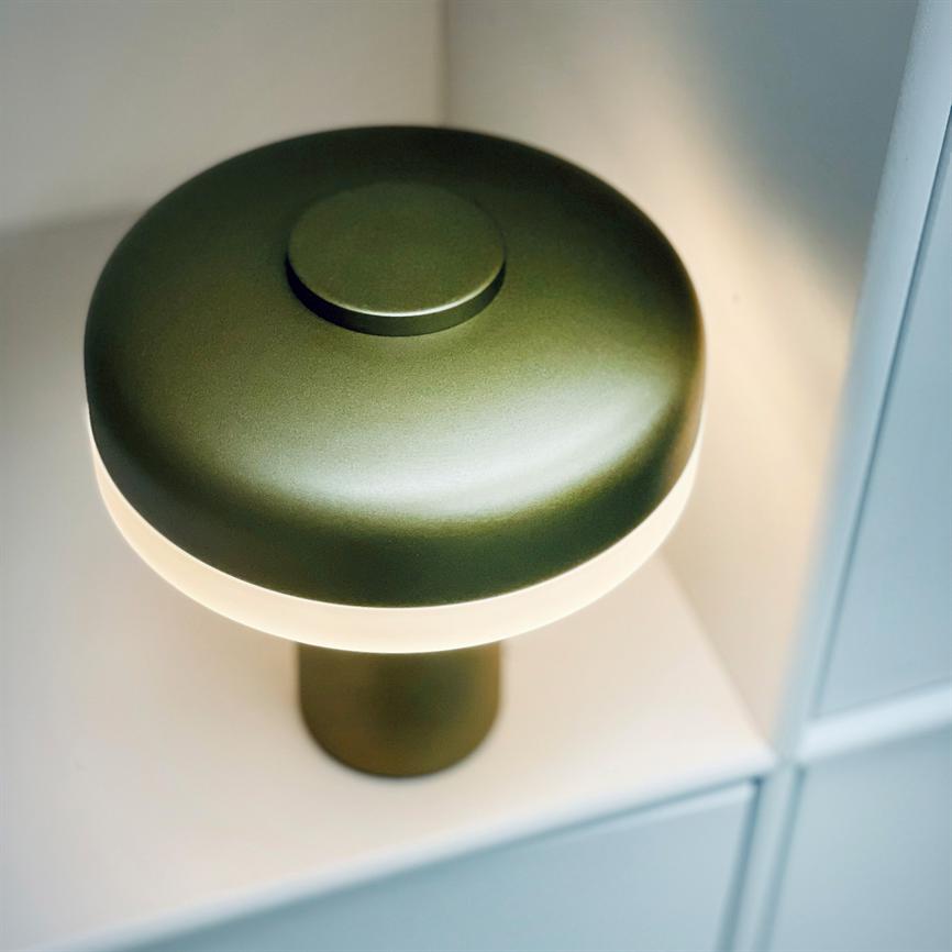 Dyberg Larsen Porter bordlampe grønn oppladbar LED