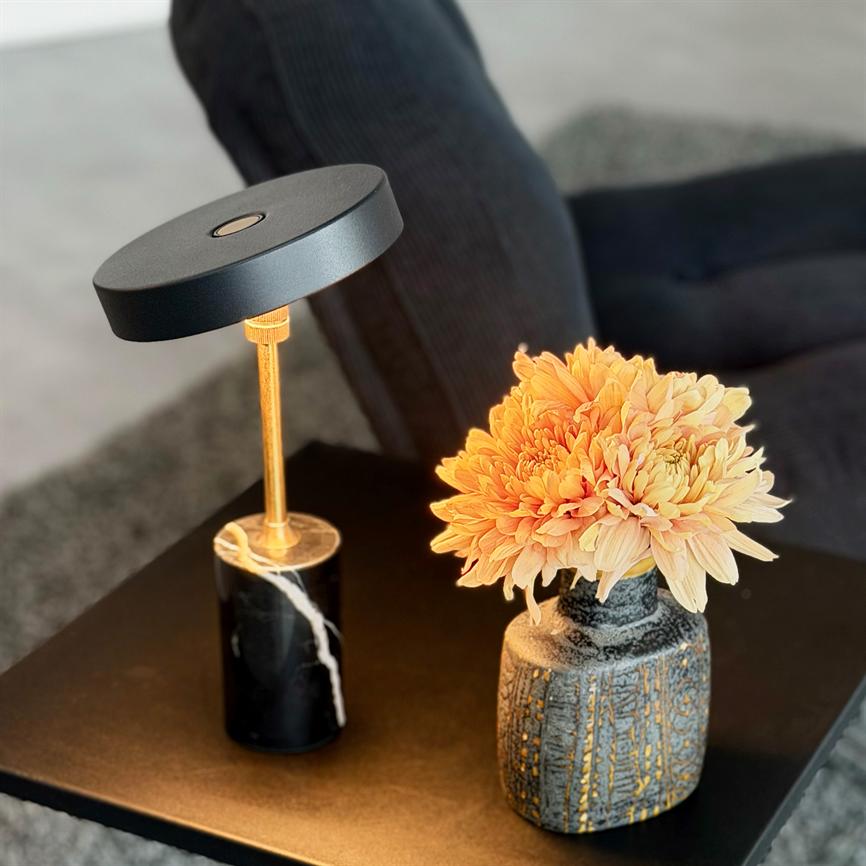 Dyberg Larsen Starlight LED bordlampe svart marmor oppladbar