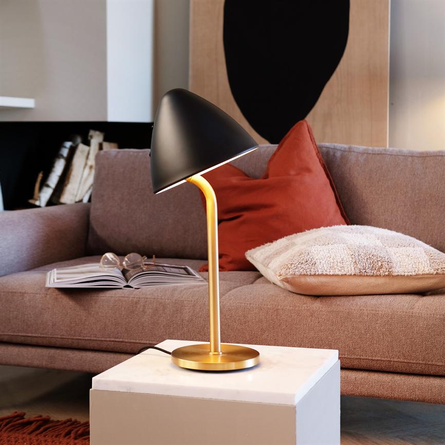 Dyberg Larsen Oulu bordlampe sort messing vippbar