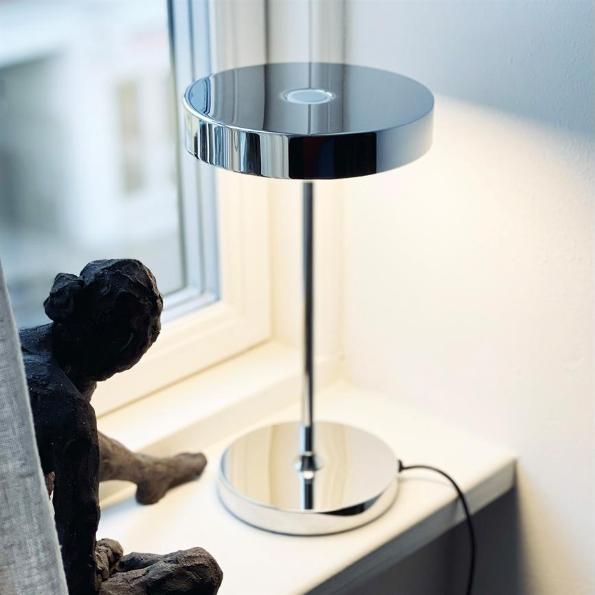 Dyberg Larsen Starlight bordlampe krom LED dimbar