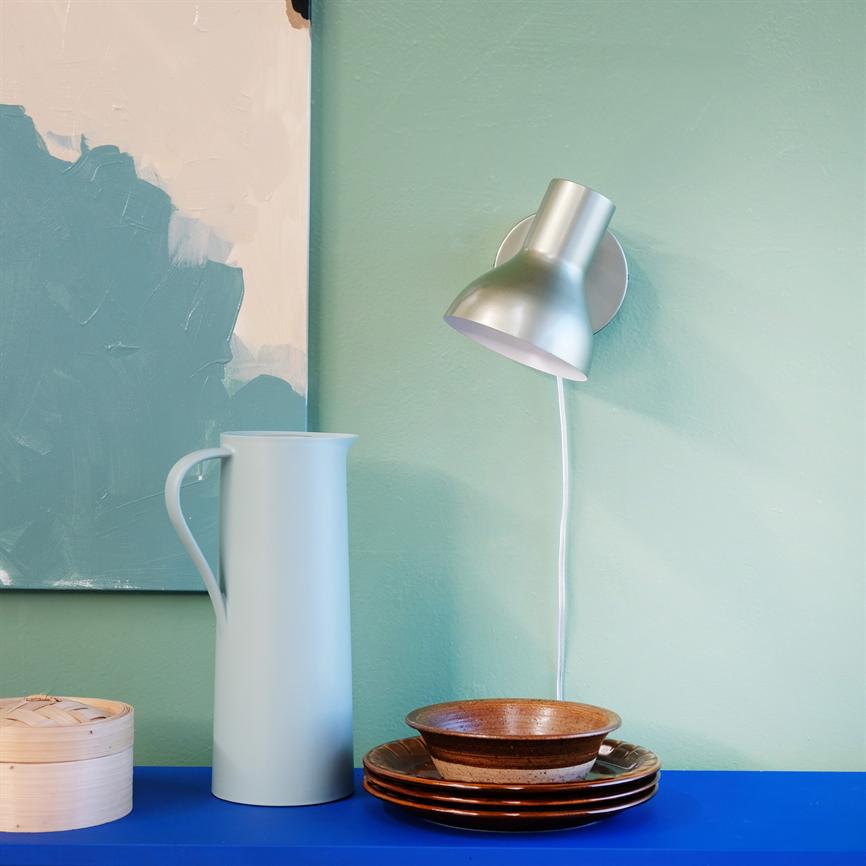 Dyberg Larsen Bob vegglampe metallic grønn justerbar