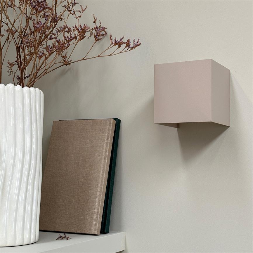 Dyberg Larsen Venus vegglampe beige justerbar
