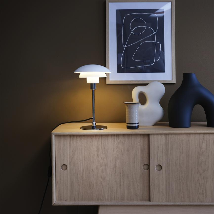 Dyberg Larsen Morph bordlampe hvit metall