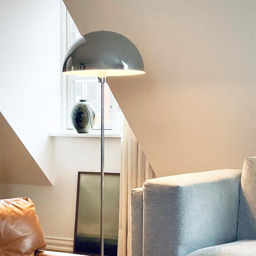 Dyberg Larsen Stockholm gulvlampe krom marmor