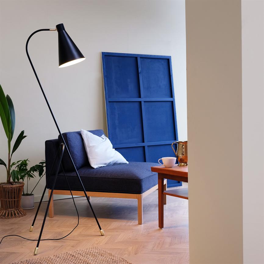 Dyberg Larsen Miles gulvlampe svart leselys