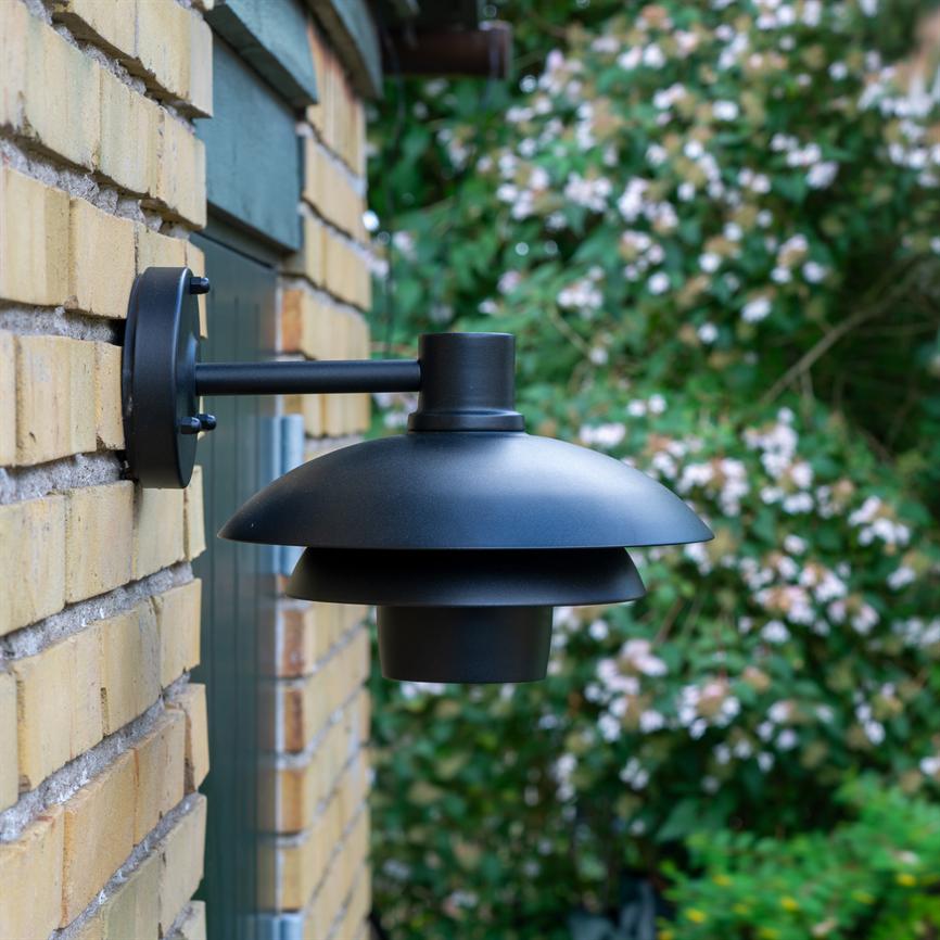 Dyberg Larsen Morph utelampe vegglampe Ø24 svart