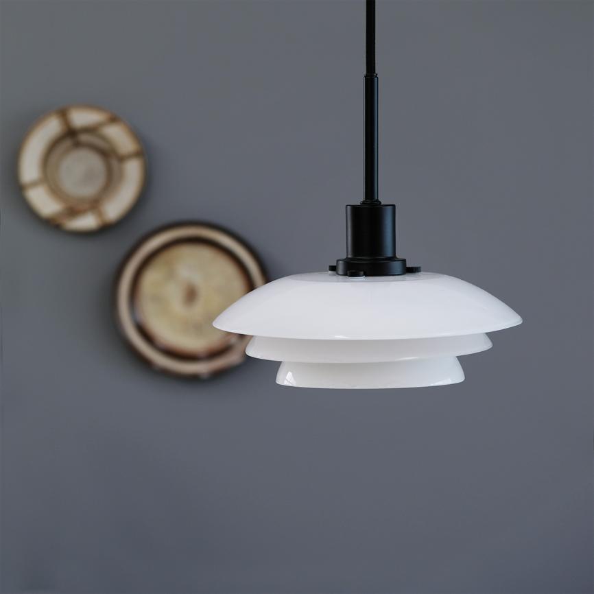 Dyberg Larsen DL20 pendel sort opal 3 skjermer