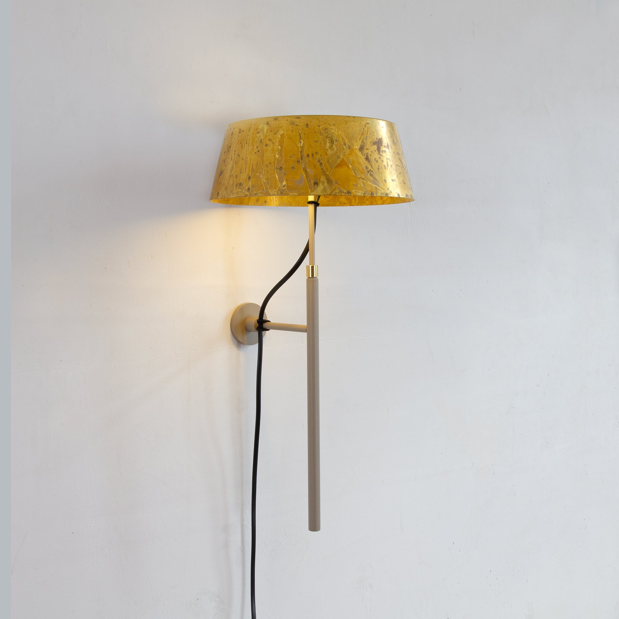 Zlamp Karl stor vegglampe mørkegrå messing