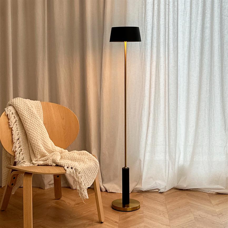 Dyberg Larsen Yoyo gulvlampe sort LED oppladbar