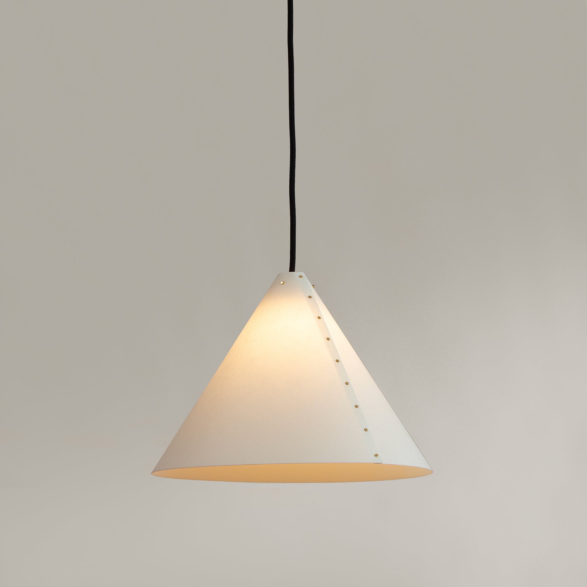 Zlamp Spiss 150-3403 pendel 34 cm off-white kjegle