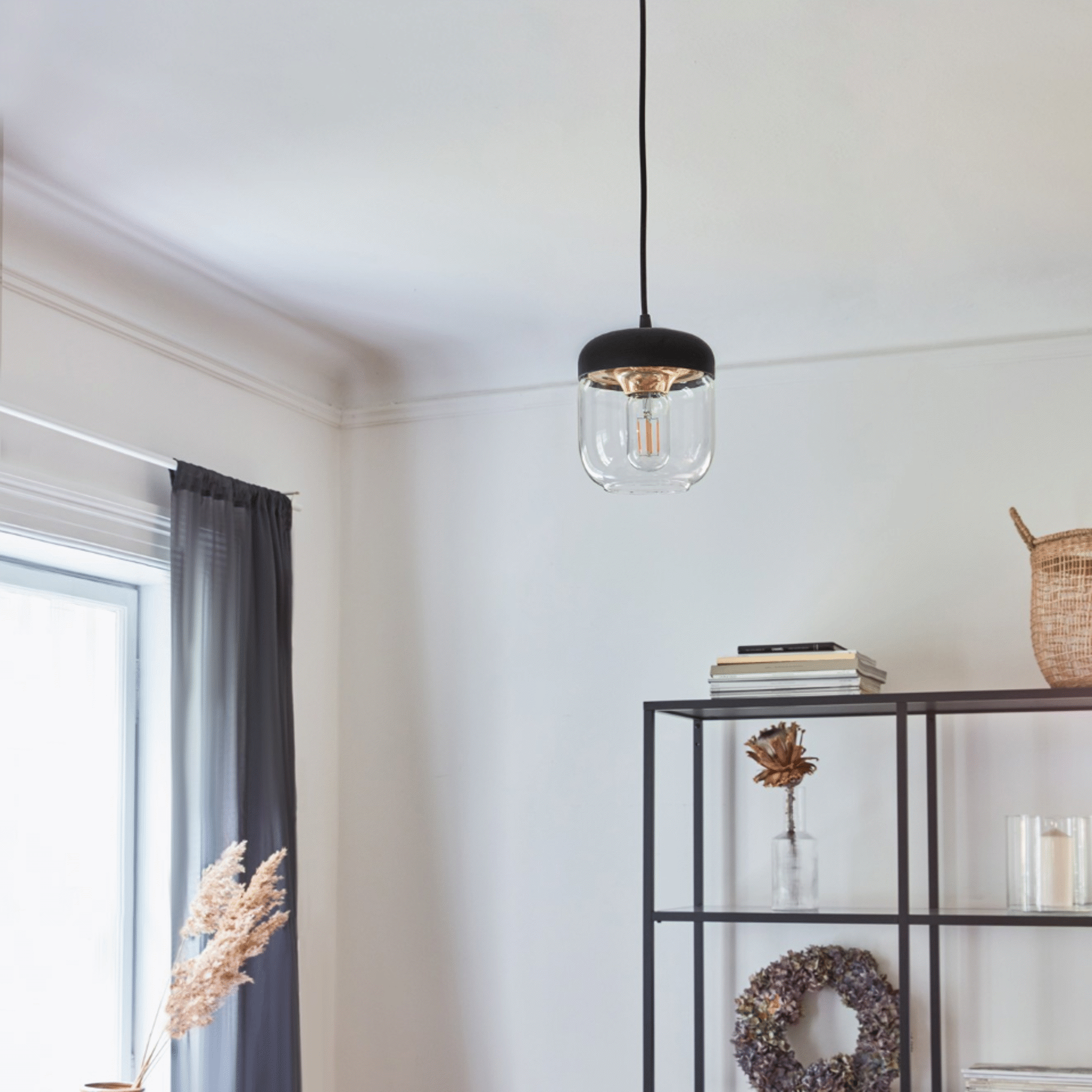 UMAGE Acorn pendelskjerm hvit messing liten