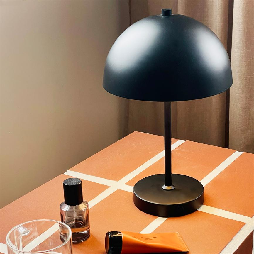 Dyberg Larsen Stockholm bordlampe svart LED
