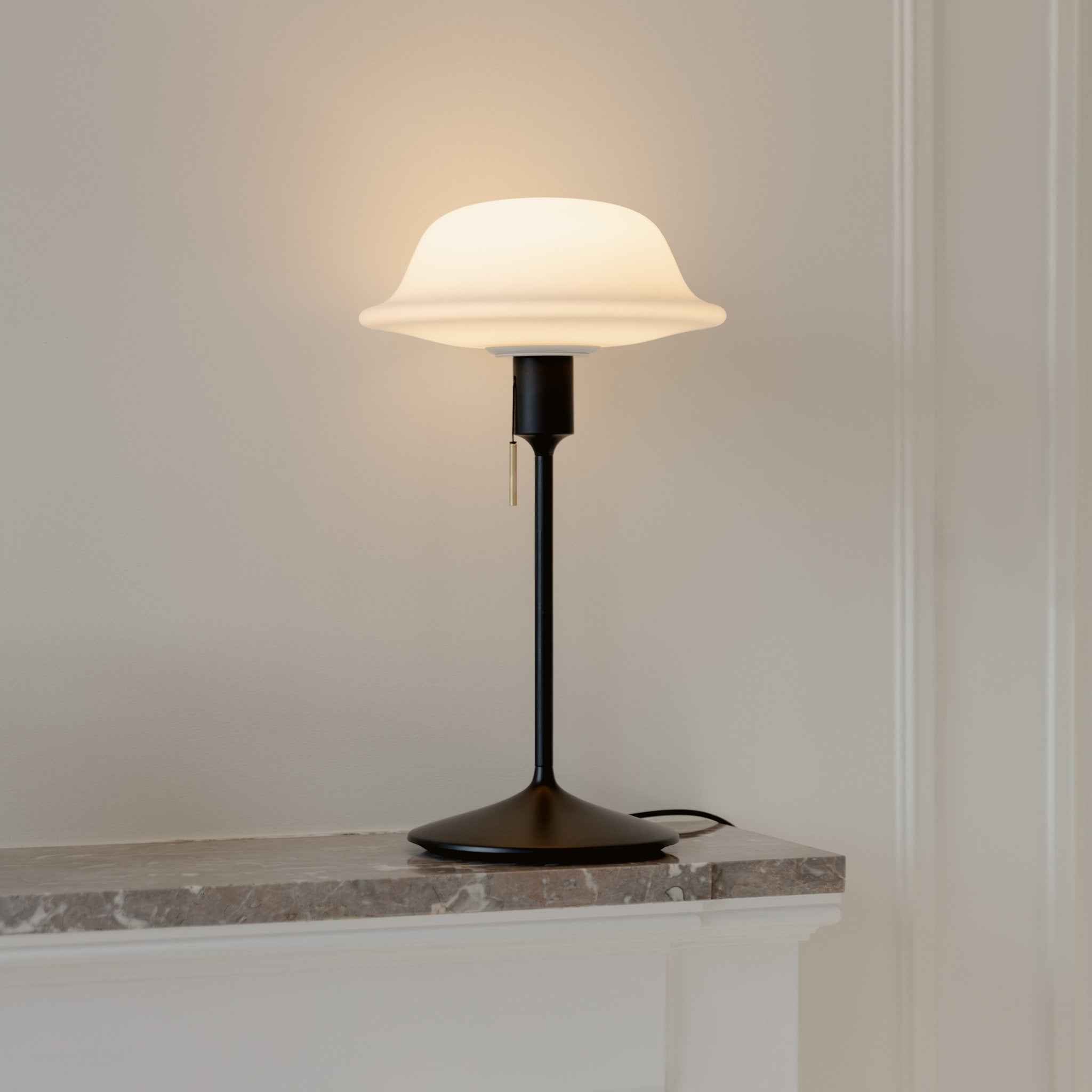 UMAGE Butler lampskjerm opalglass hvit