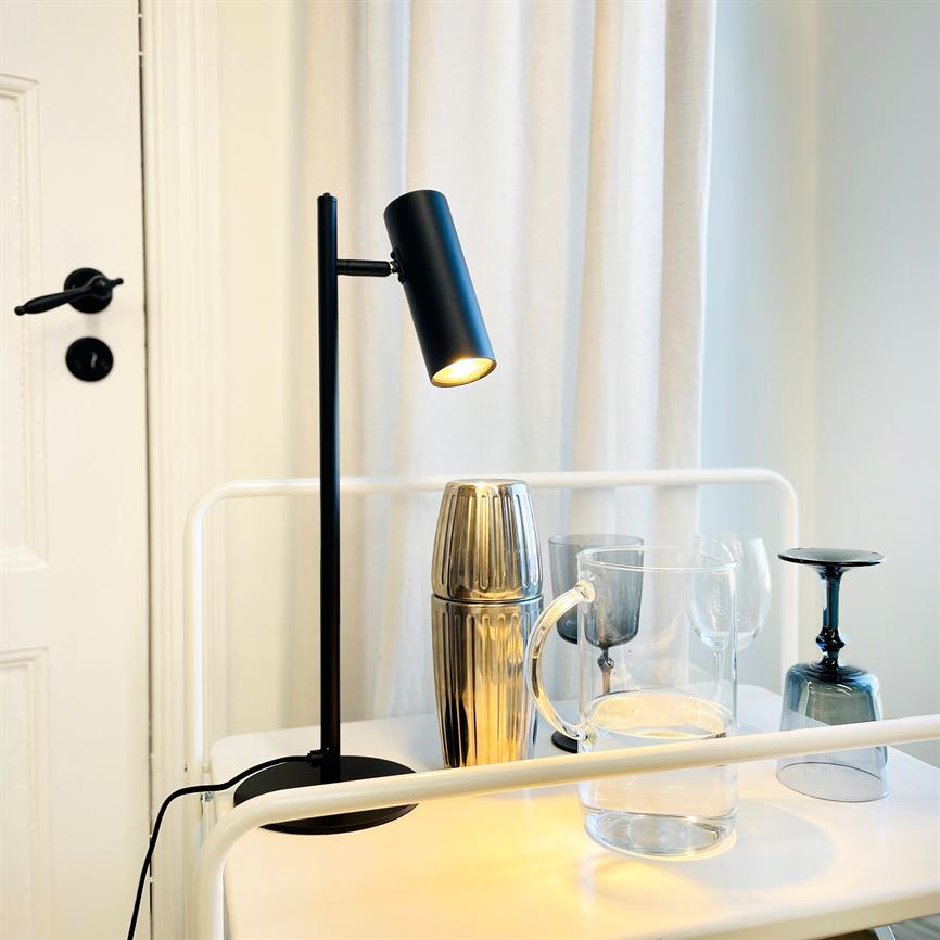 Dyberg Larsen Karlo bordlampe sort leselampe