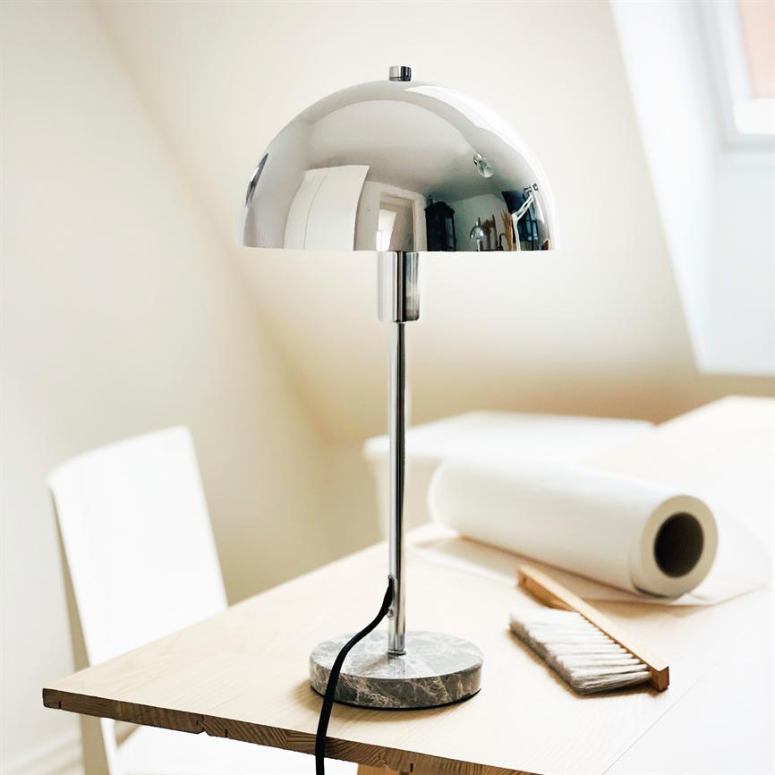 Dyberg Larsen Stockholm bordlampe krom marmor