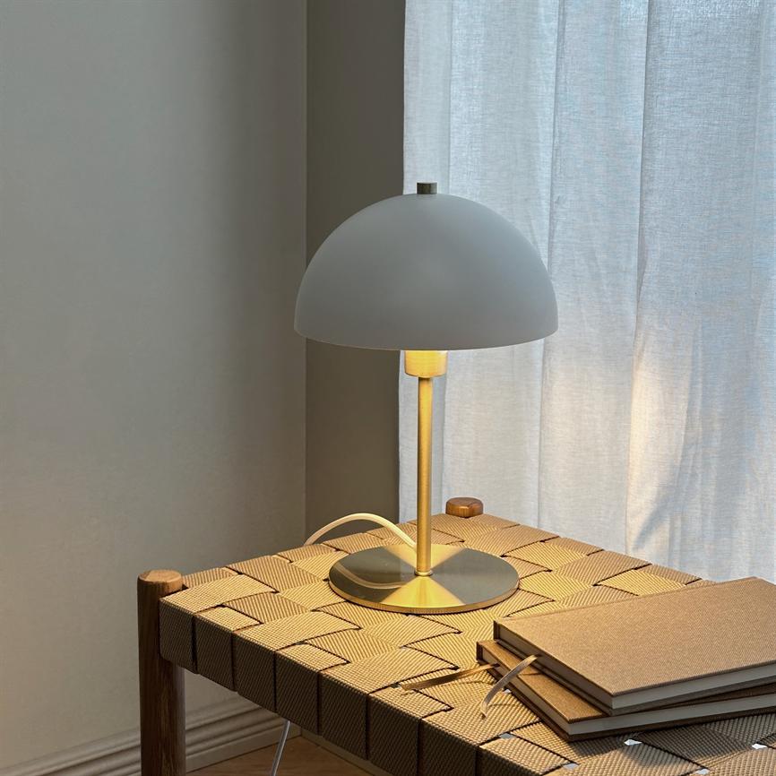 Dyberg Larsen Malmø bordlampe hvit messing E27