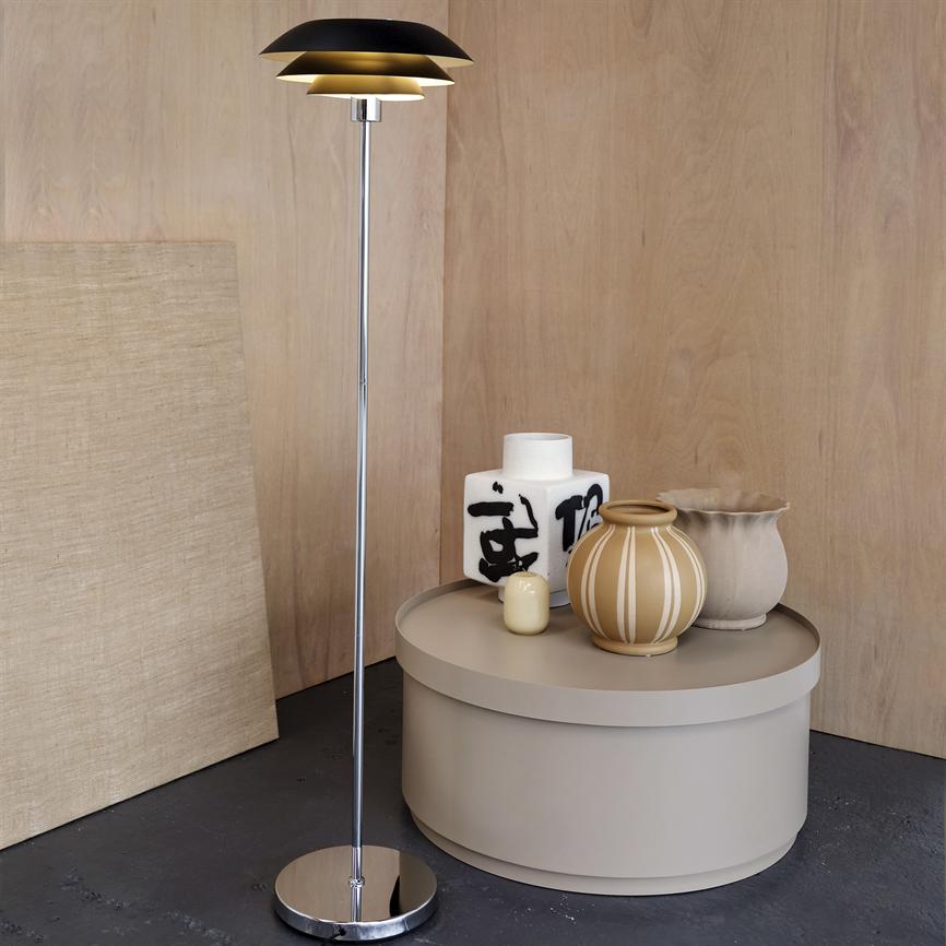 Dyberg Larsen DL31 gulvlampe svart klassisk