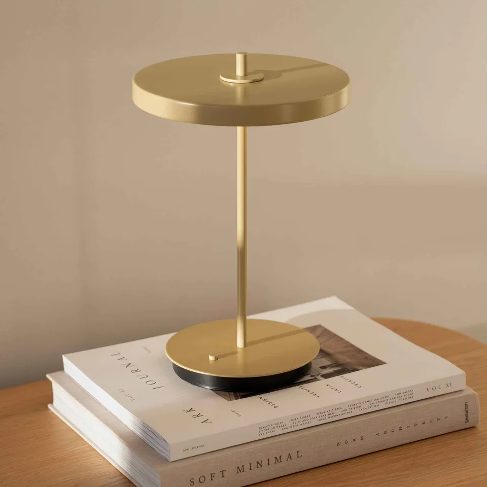 UMAGE Asteria Move Monochrome bordlampe stål oppladbar