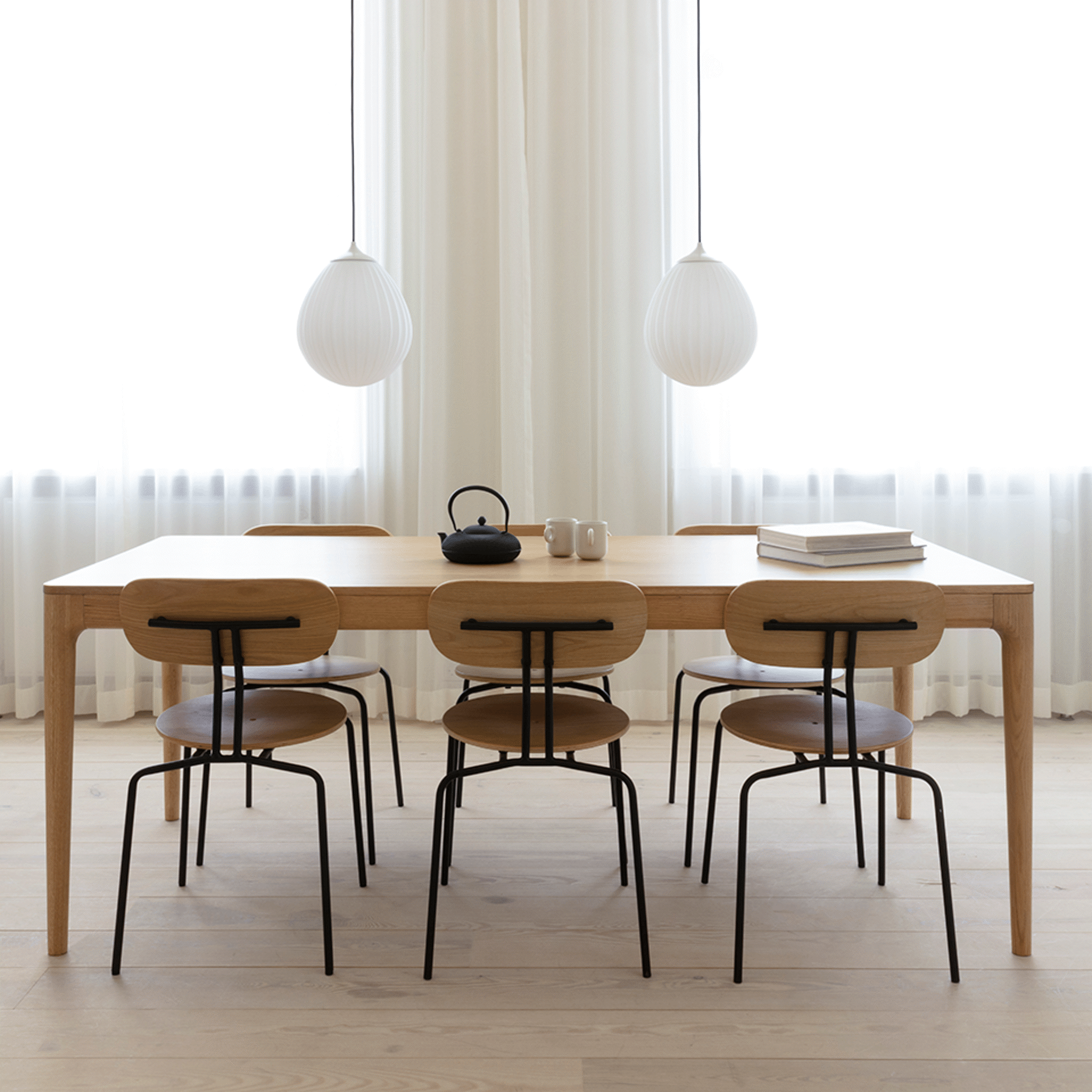 Umage Curious spisestol eik sugar brown stabelbar