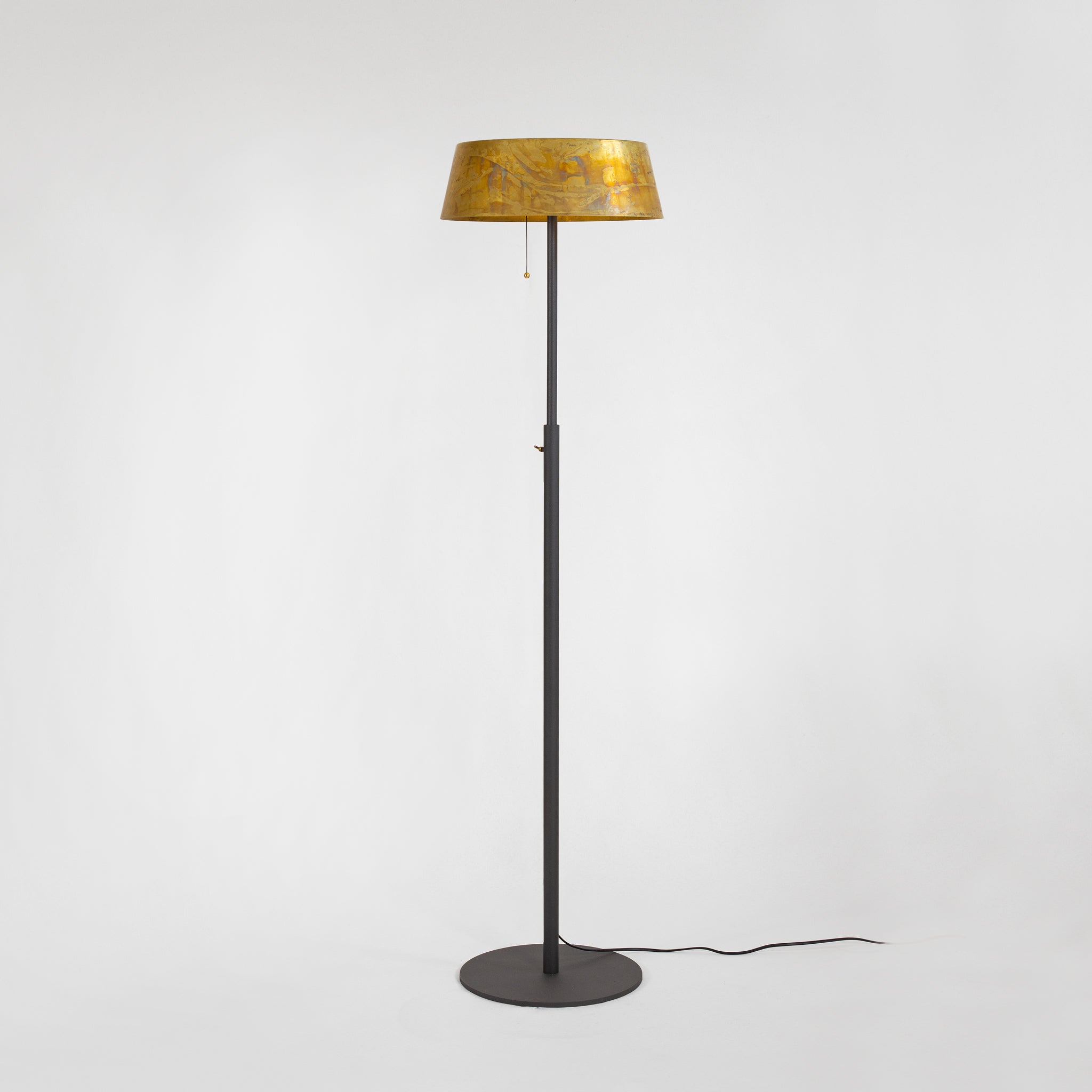 Zlamp Q 440-3530 gulvlampe messing stål