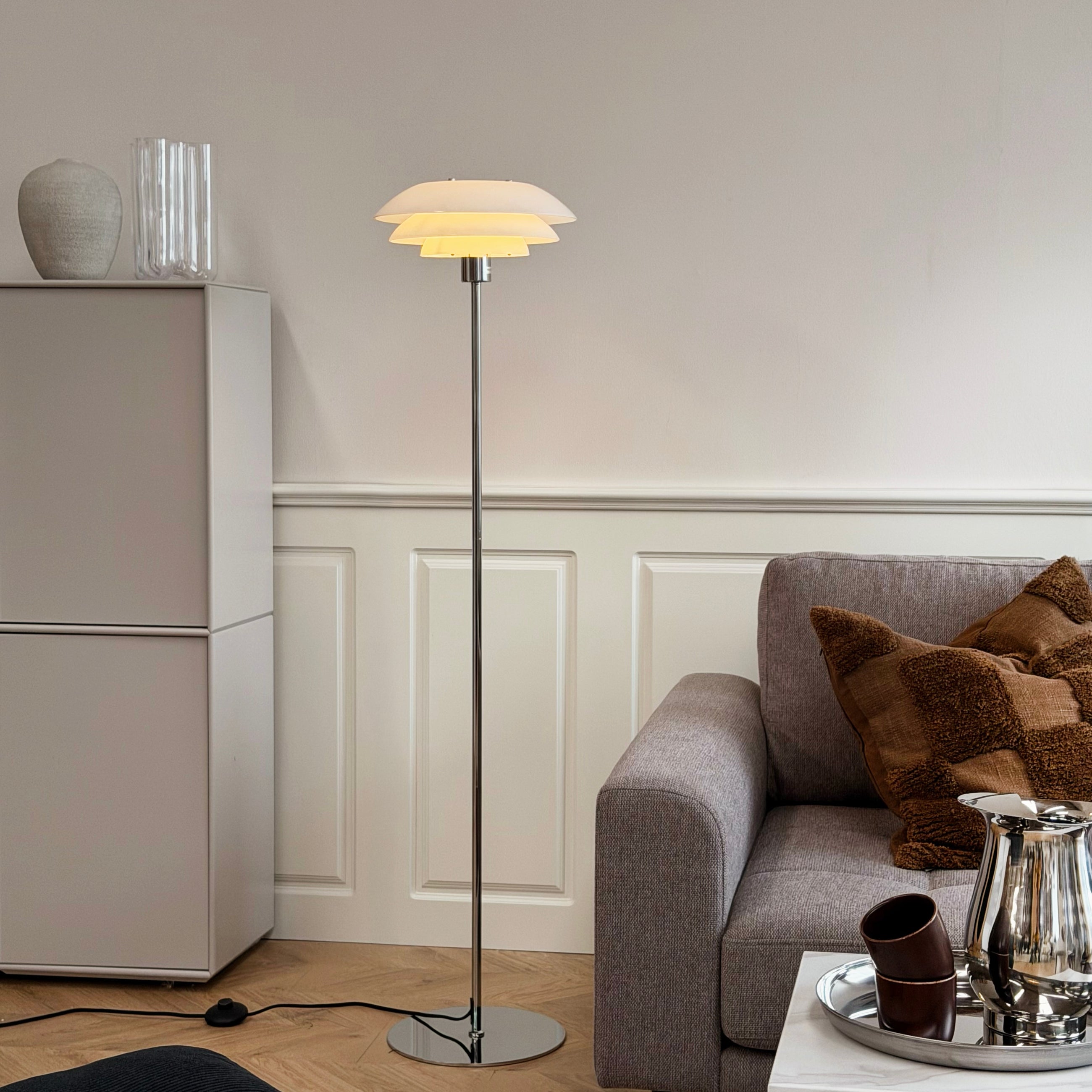 Dyberg Larsen DL31 gulvlampe opal krom