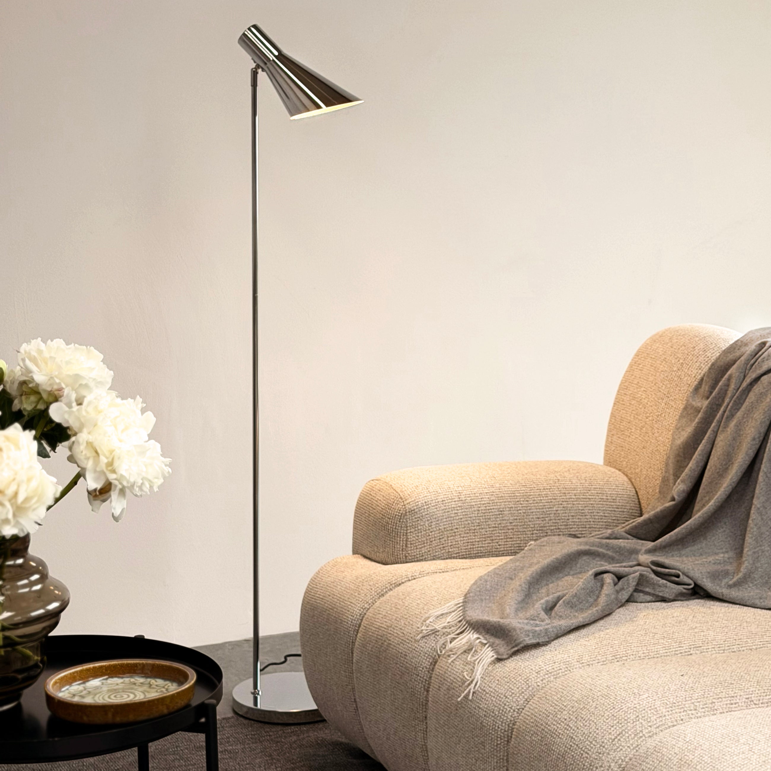 Dyberg Larsen DL12 gulvlampe krom justerbar skjerm