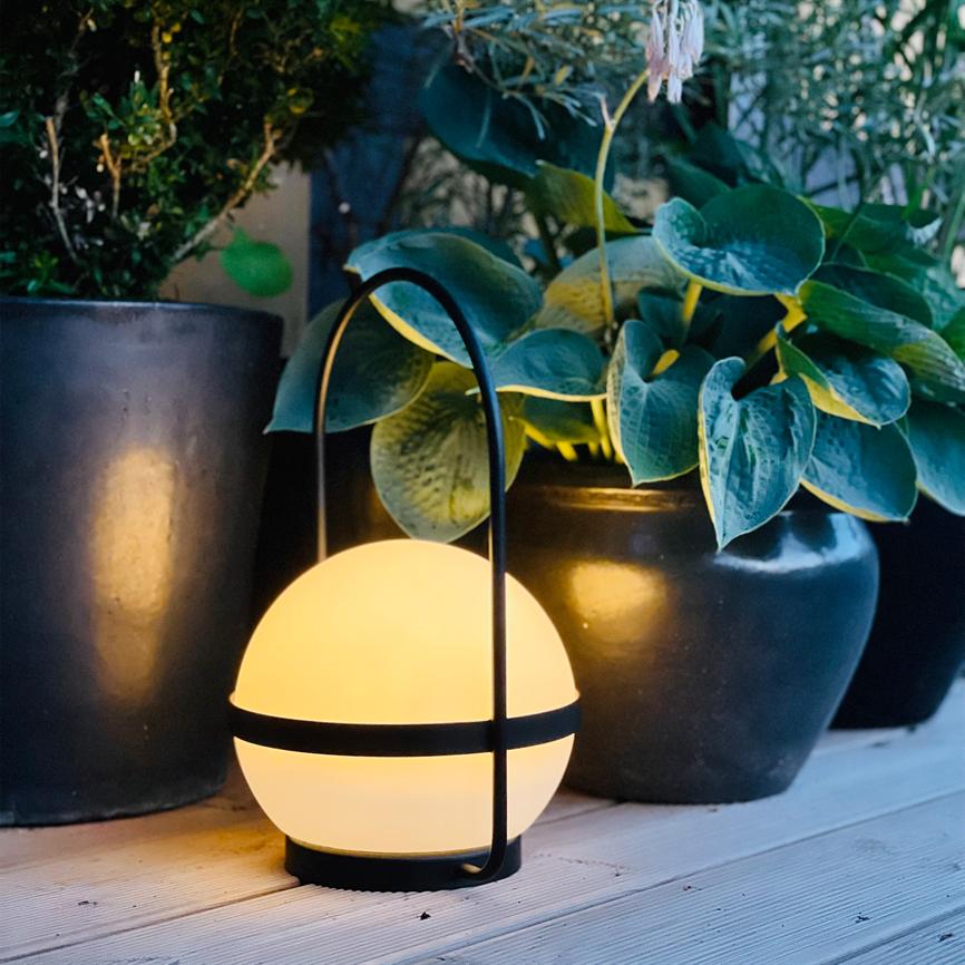 Dyberg Larsen Summer Solar bordlampe Ø20 svart