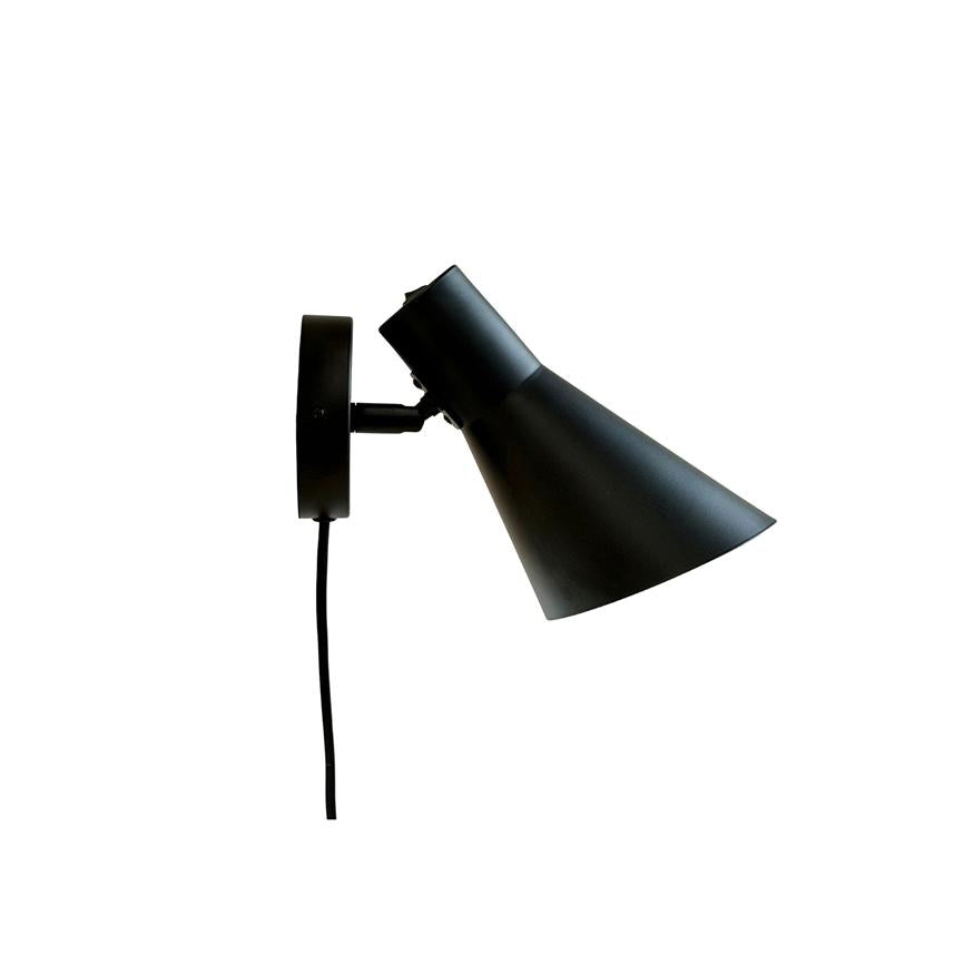 Dyberg Larsen DL12 vegglampe kort arm svart