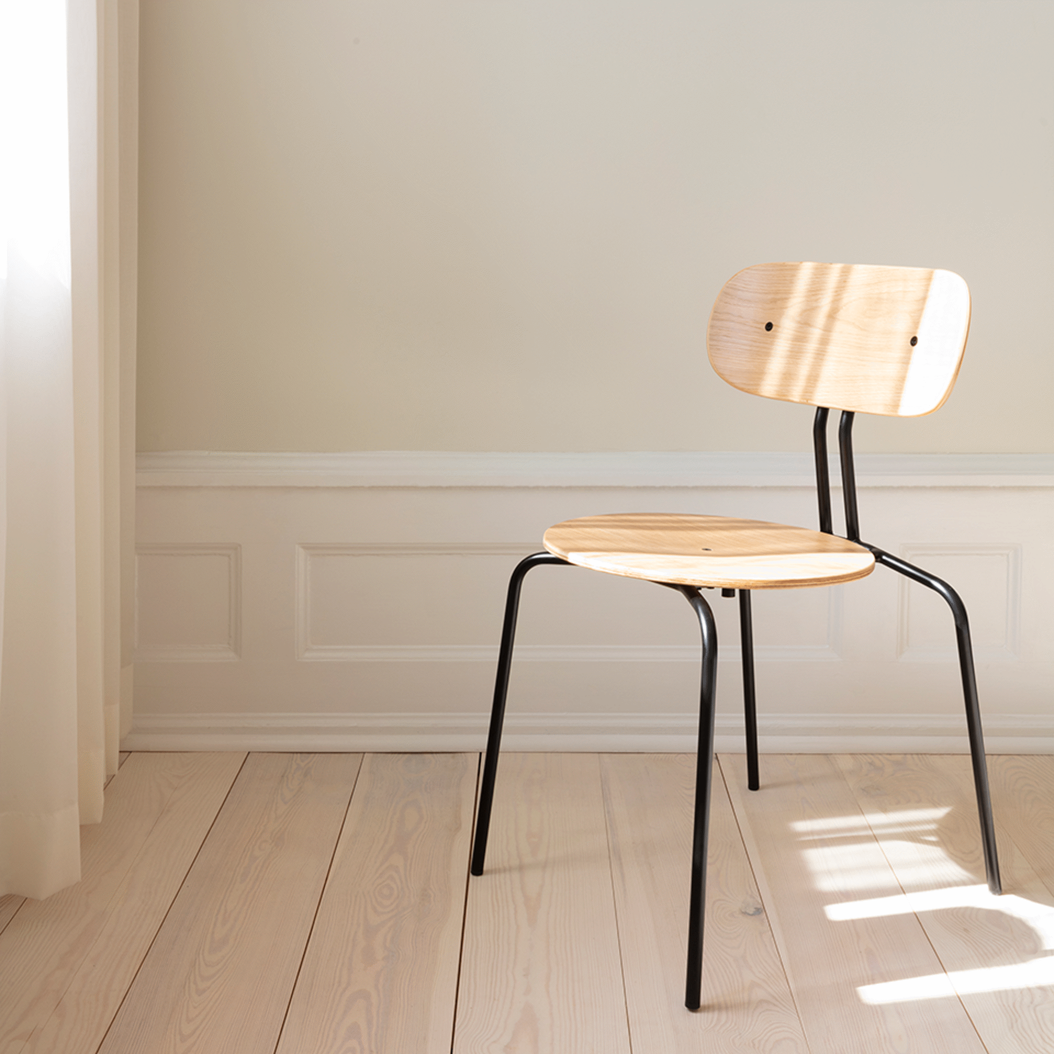 Umage Curious spisestol eik sugar brown stabelbar
