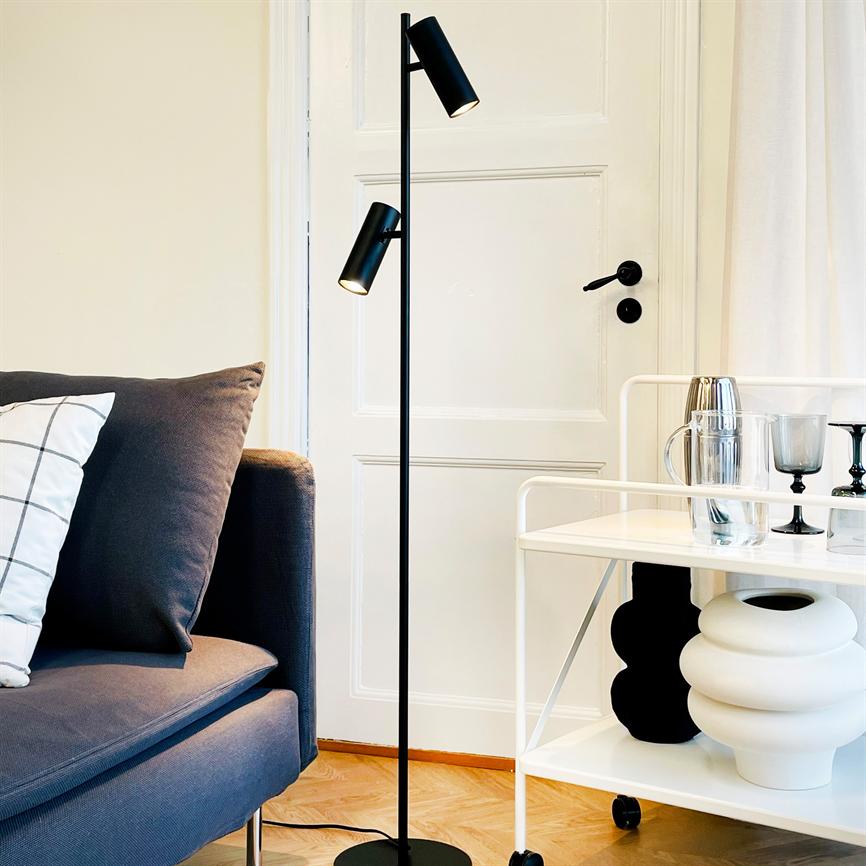 Dyberg Larsen Karlo2 gulvlampe sort 2 spots leselampe