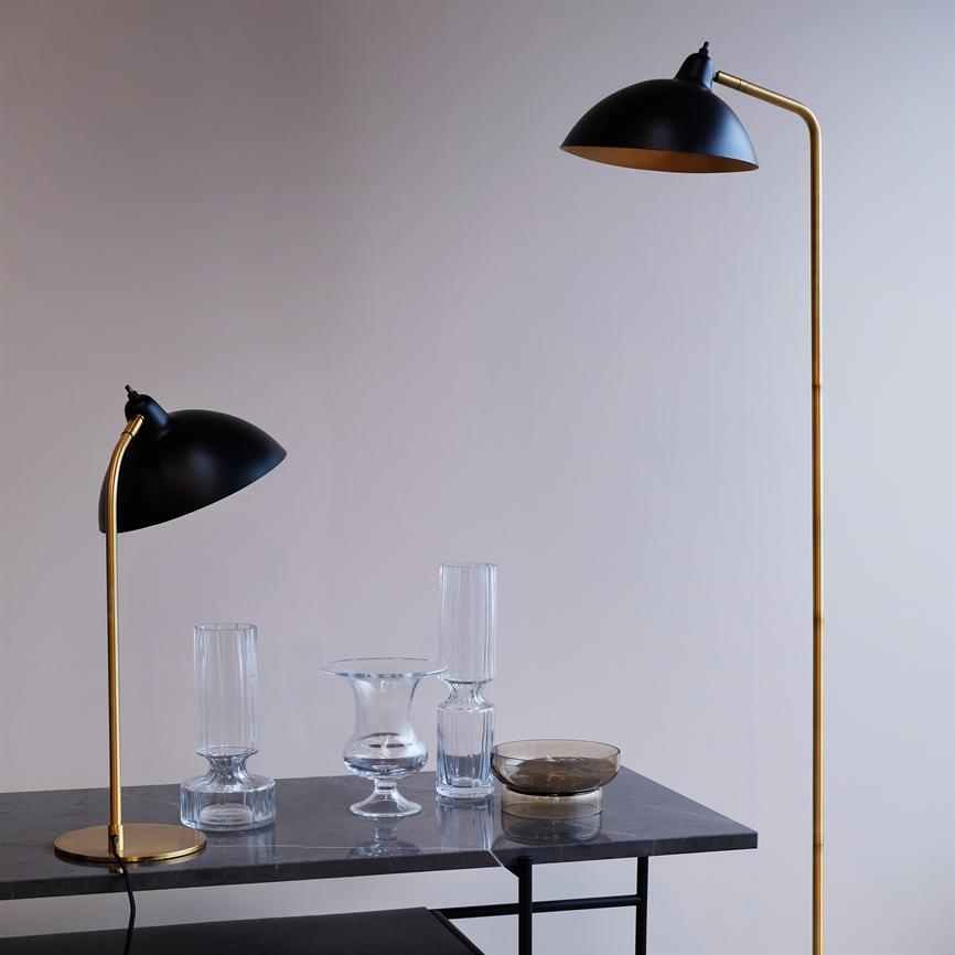 Dyberg Larsen Futura bordlampe sort messing vipbar