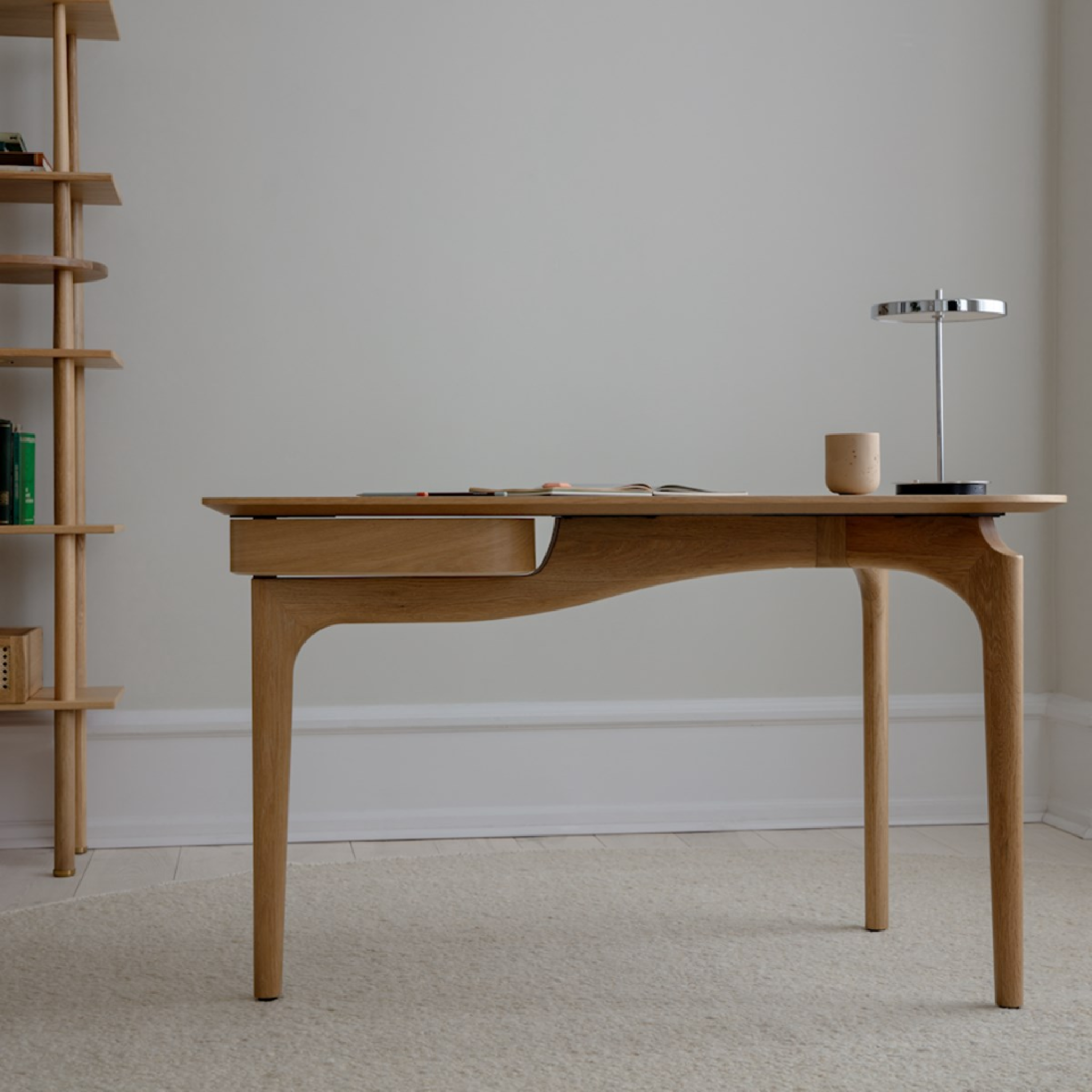 UMAGE Asteria Move Monochrome bordlampe stål oppladbar