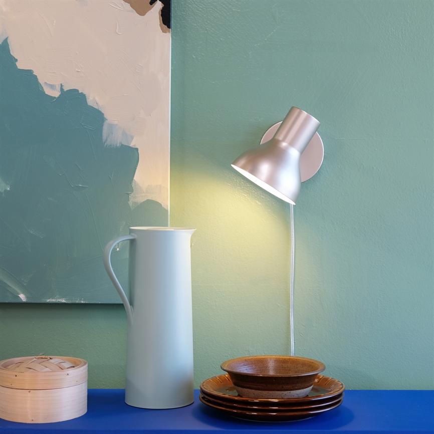 Dyberg Larsen Bob vegglampe beige metallic