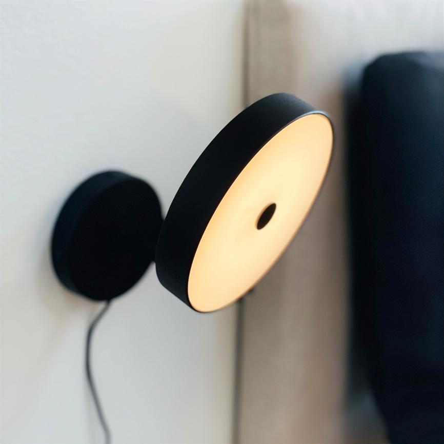 Dyberg Larsen Starlight vegglampe sort dimbar