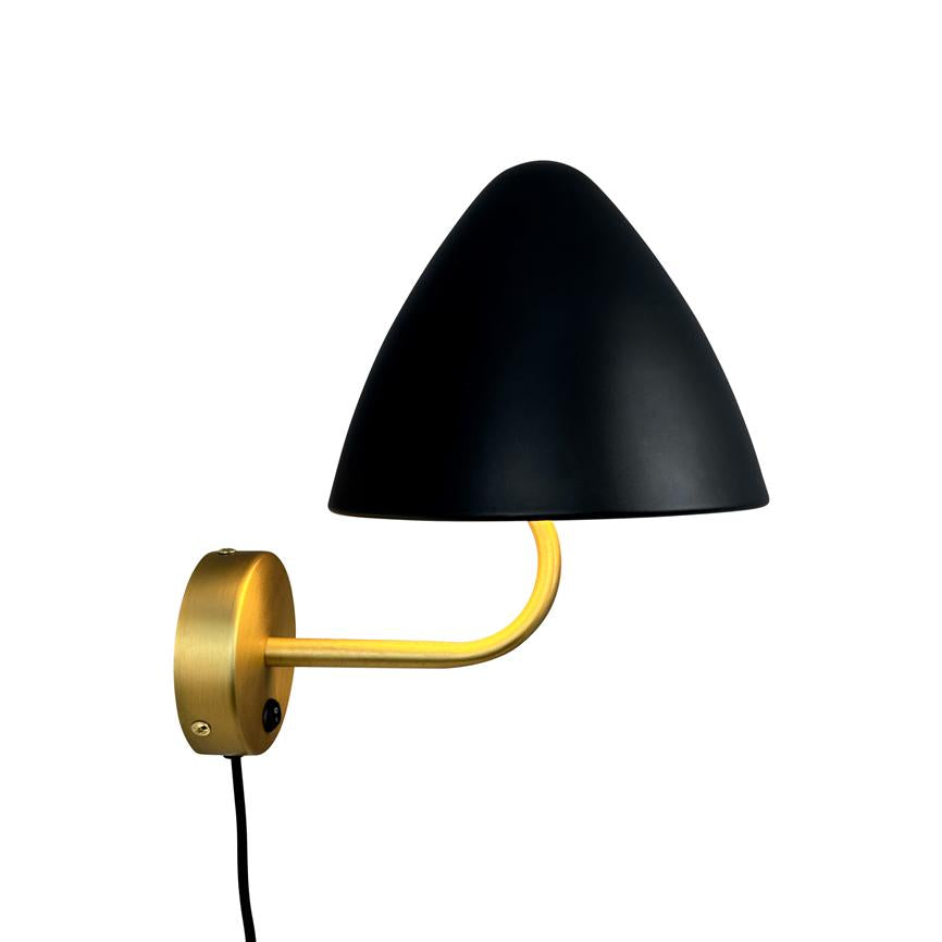 Dyberg Larsen Oulu vegglampe sort messing svingbar