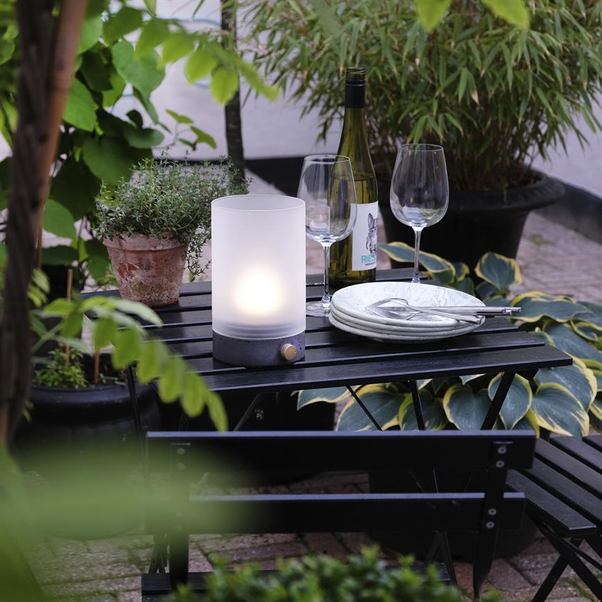 Dyberg Larsen Cozy bordlampe grå betong 100 lumen