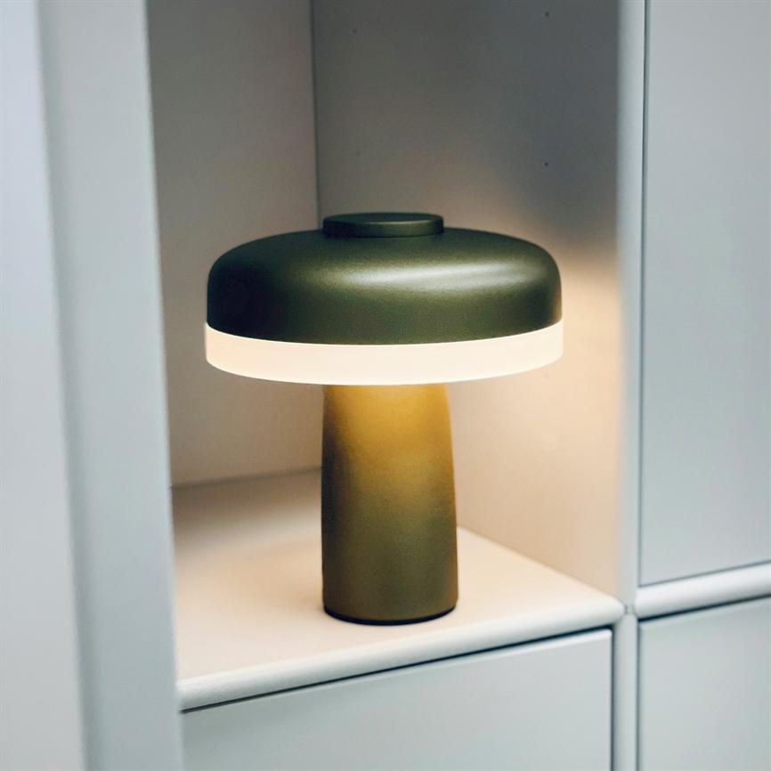 Dyberg Larsen Porter bordlampe grønn LED oppladbar