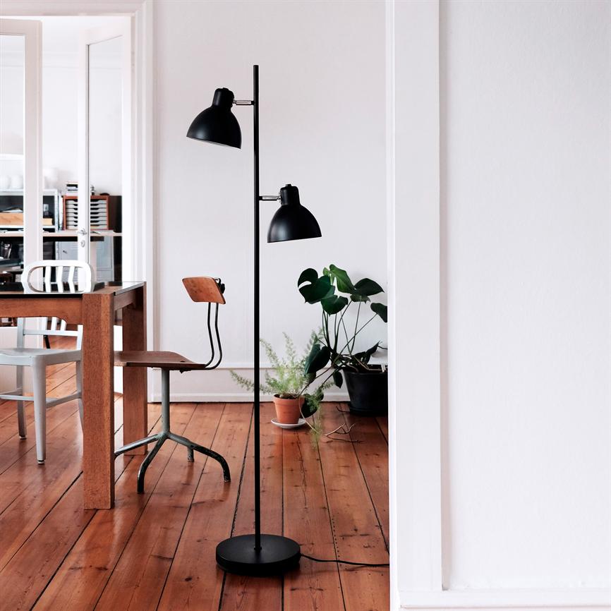 Dyberg Larsen Skagen gulvlampe svart dobbel skjerm