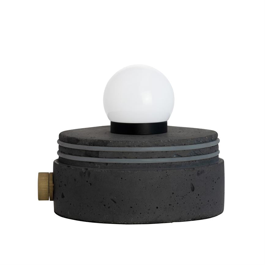 Dyberg Larsen Cozy bordlampe betong oppladbar