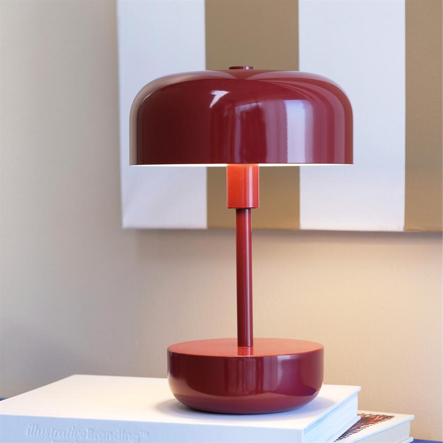 Dyberg Larsen Haipot bordlampe mørkerød oppladbar