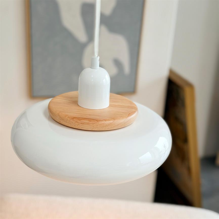 Dyberg Larsen Planet Mini pendel hvit med messing