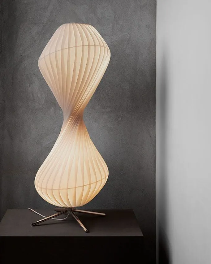Tom Rossau TR32 gulvlampe hvit asymmetrisk