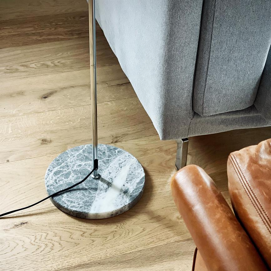 Dyberg Larsen Stockholm gulvlampe krom marmor