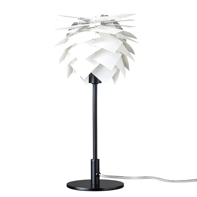 Dyberg Larsen PineApple bordlampe hvit svart ananas