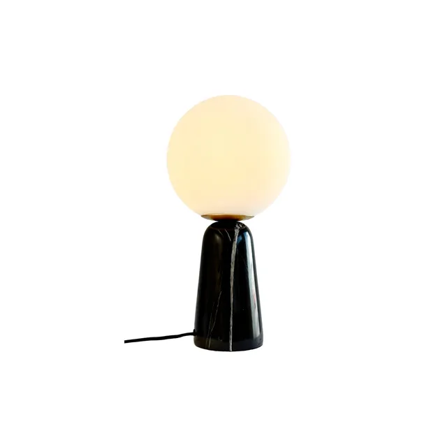 Dyberg Larsen Orma bordlampe opal/sort marmor mykt lys