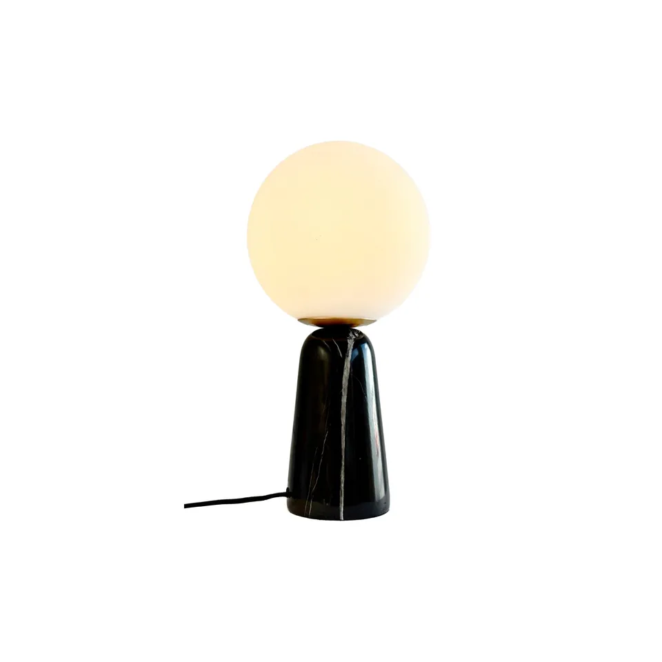 Dyberg Larsen Orma bordlampe opal/sort marmor mykt lys